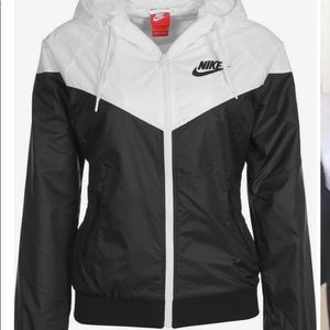 Nike size xs windbreaker